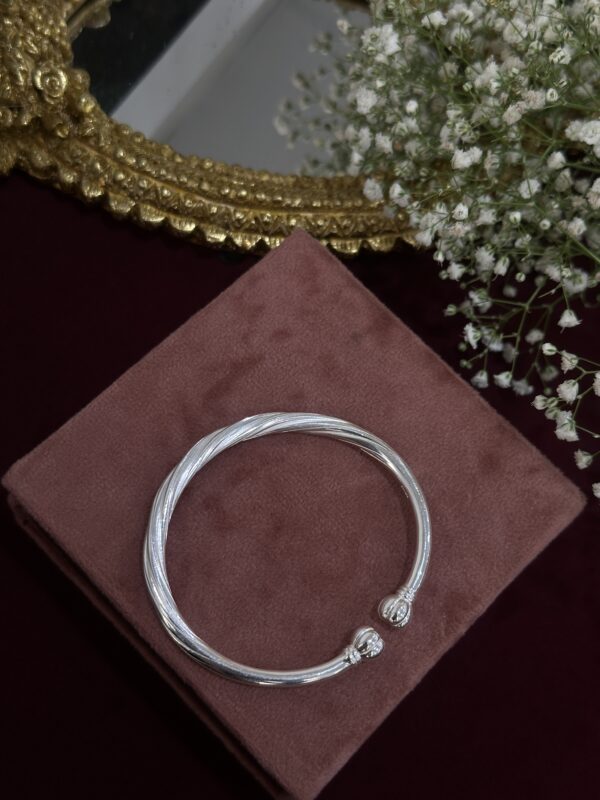 Zeenat Bracelet