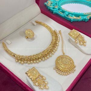 Banni Hasli Necklace Set